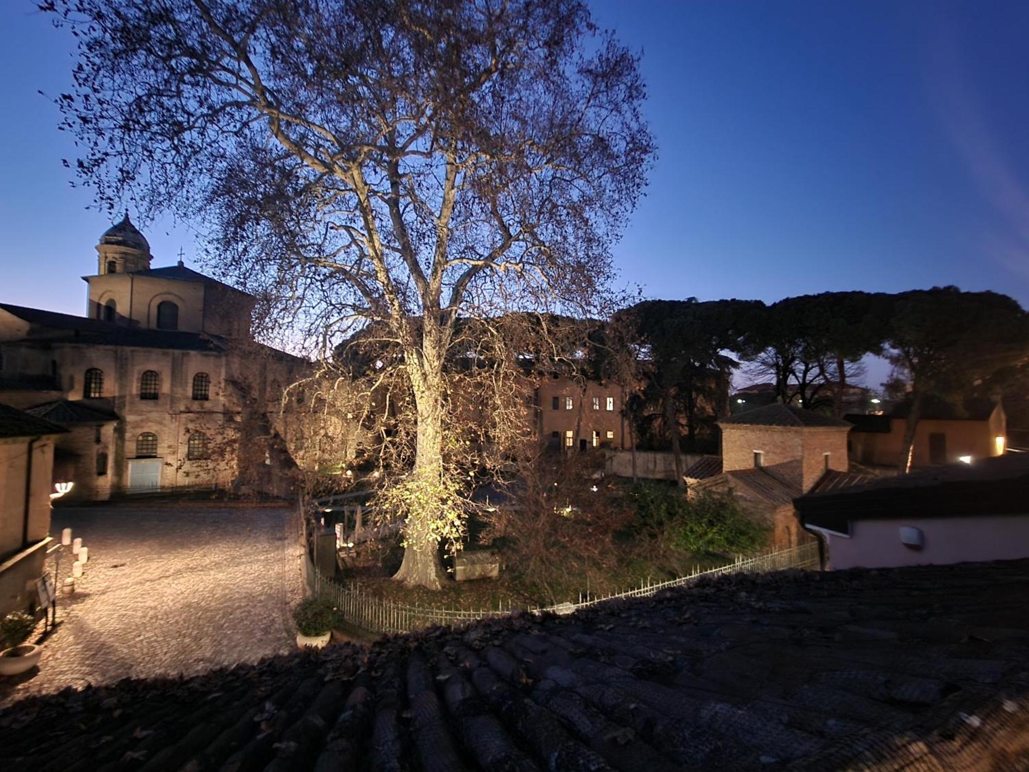 Domus Galla Placidia: UNESCO Heritage View Ravenna Exterior photo